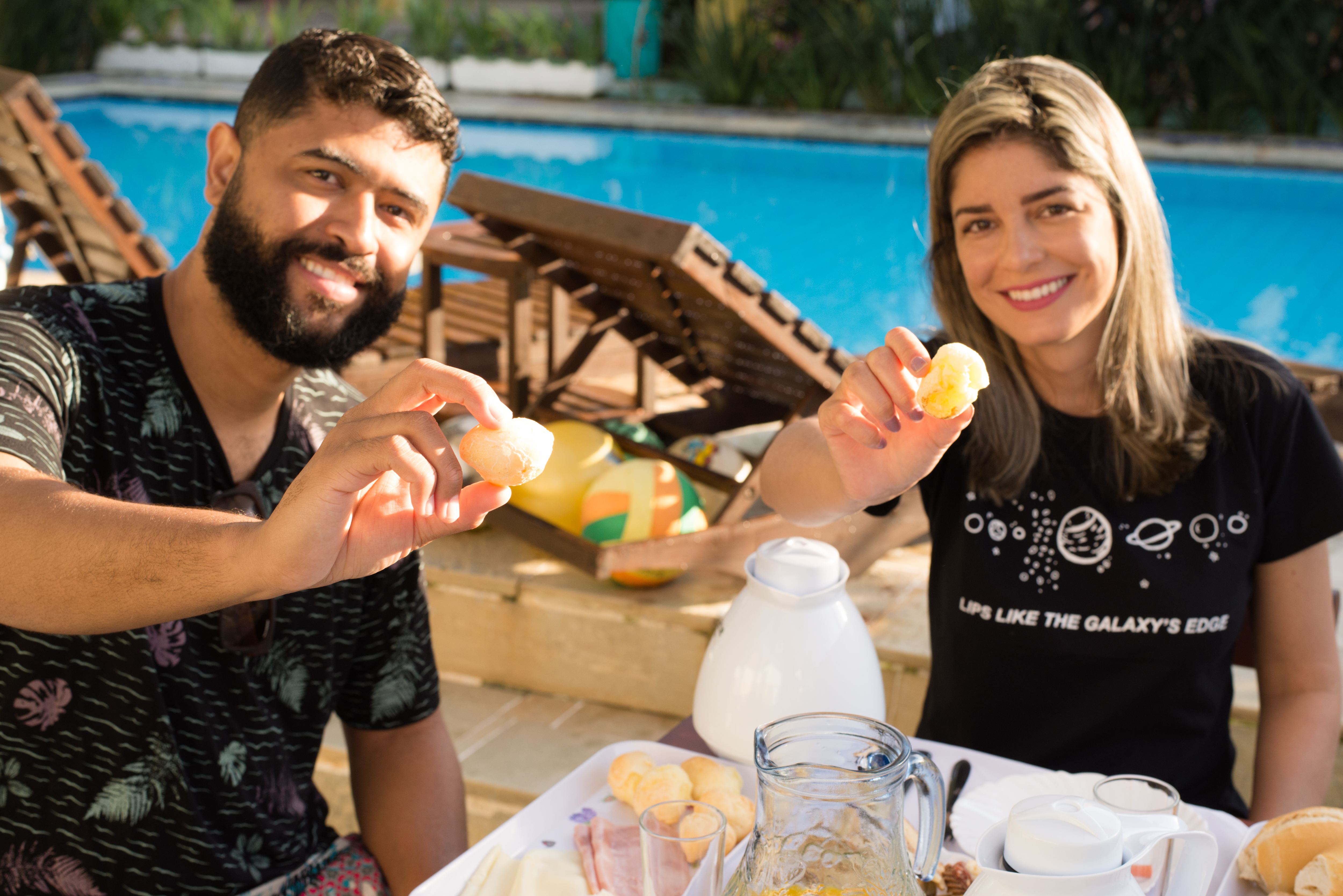 Hóspedes durante o café da manhã da Pousada Viva Ubatuba